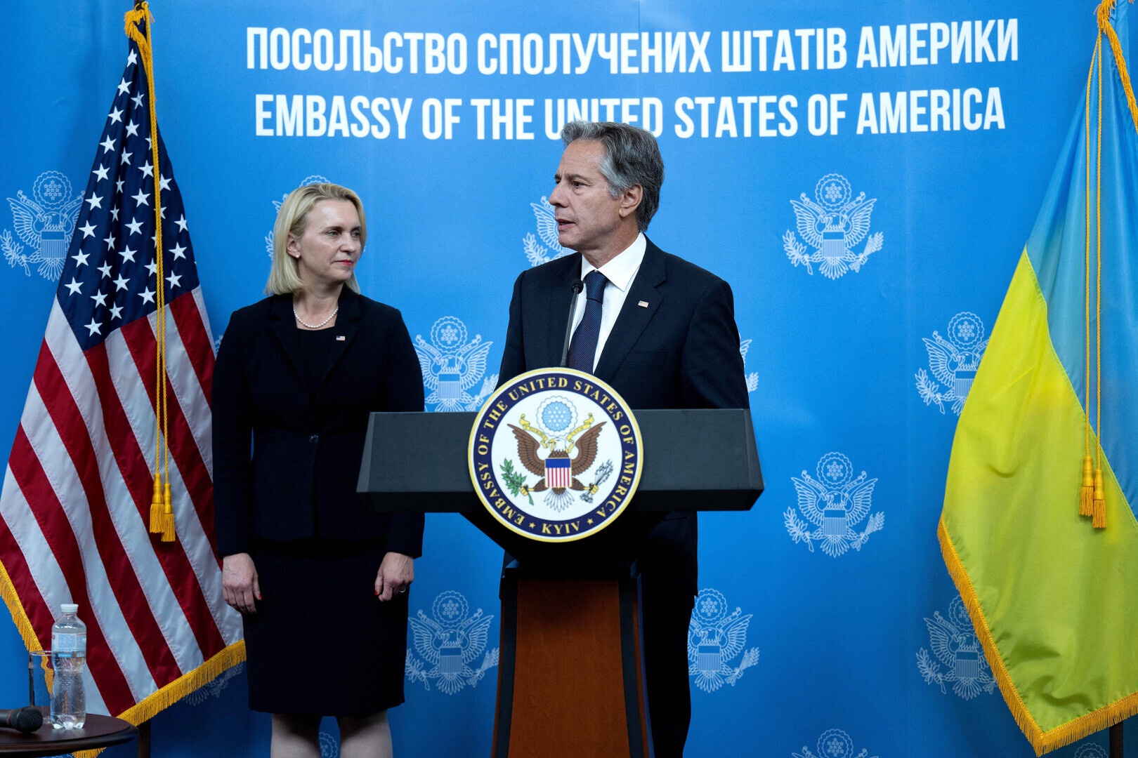 Госсекретарь США выразил благодарность сотрудникам посольства США в Киеве