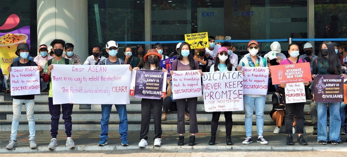 Спустя два года после военного переворота в Мьянме глава ООН подчеркивает международное единство, поскольку аресты и авиаудары продолжаются