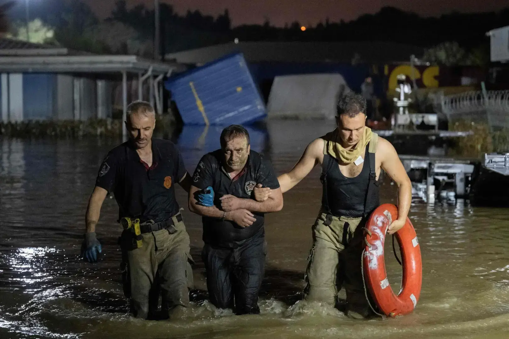 Сильные дожди привели к наводнениям в Болгарии, Греции и Турции, погибли 14 человек !!!