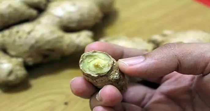 Как удалить родинки, бородавки, черные точки, кожные пятна и возрастные пятна естественным путем