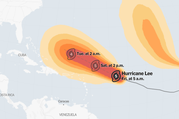 Ураган "Ли" в настоящее время относится к шторму пятой категории, но его дальнейший путь неясен