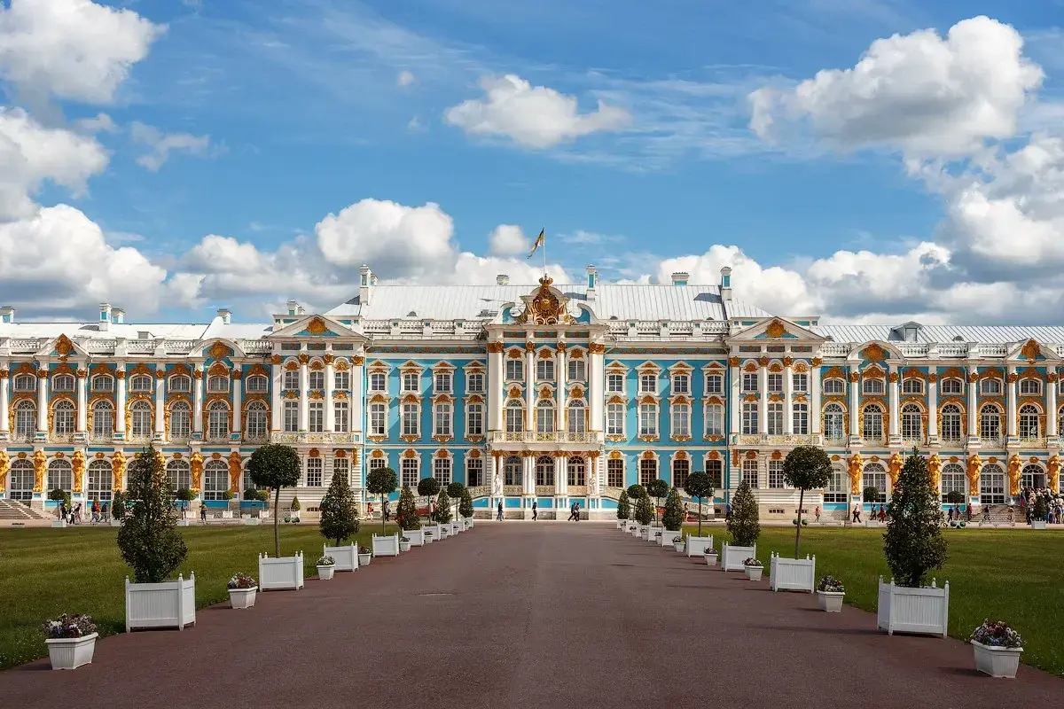 Palace санкт петербург. Царскосельский Екатерининский дворец. Санкт-Петербург Царское село большой Екатерининский дворец. Екатерининский дворец Растрелли. Растрелли Архитектор Екатерининский дворец.