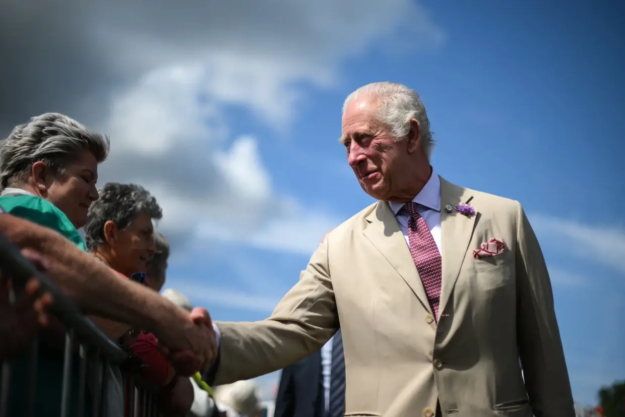 Король Чарльз благодарит публику за «любовь», отмечая смерть королевы Елизаветы II