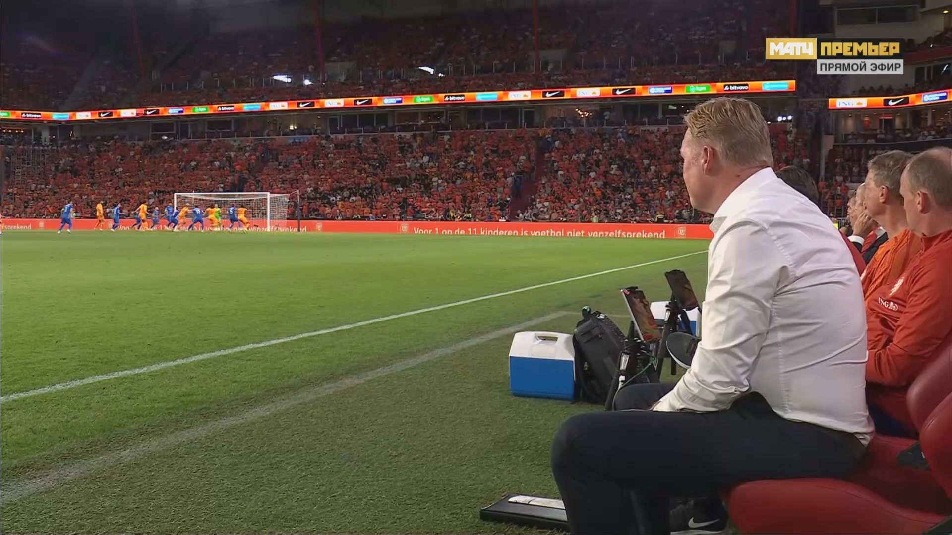 Оранжевые явно сильнее эллинов