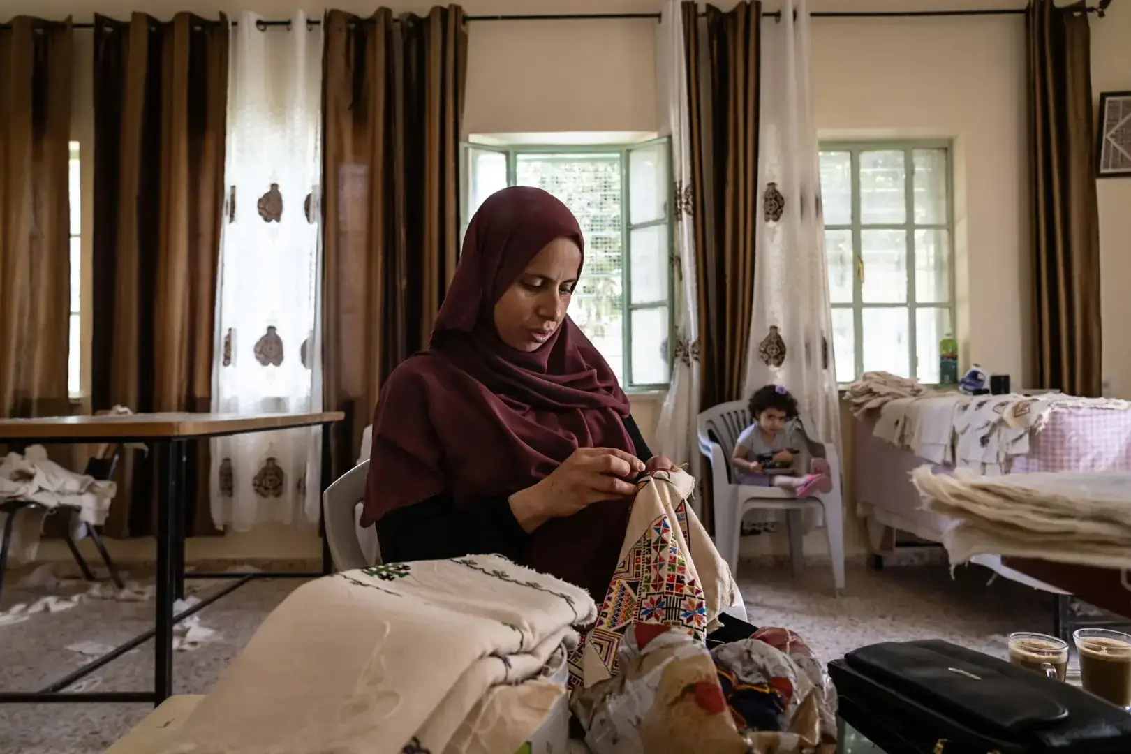 Нити самобытности в палестинском ремесле Традиционная палестинская вышивка включена в список культурного наследия ЮНЕСКО. Сейчас идет активная работа