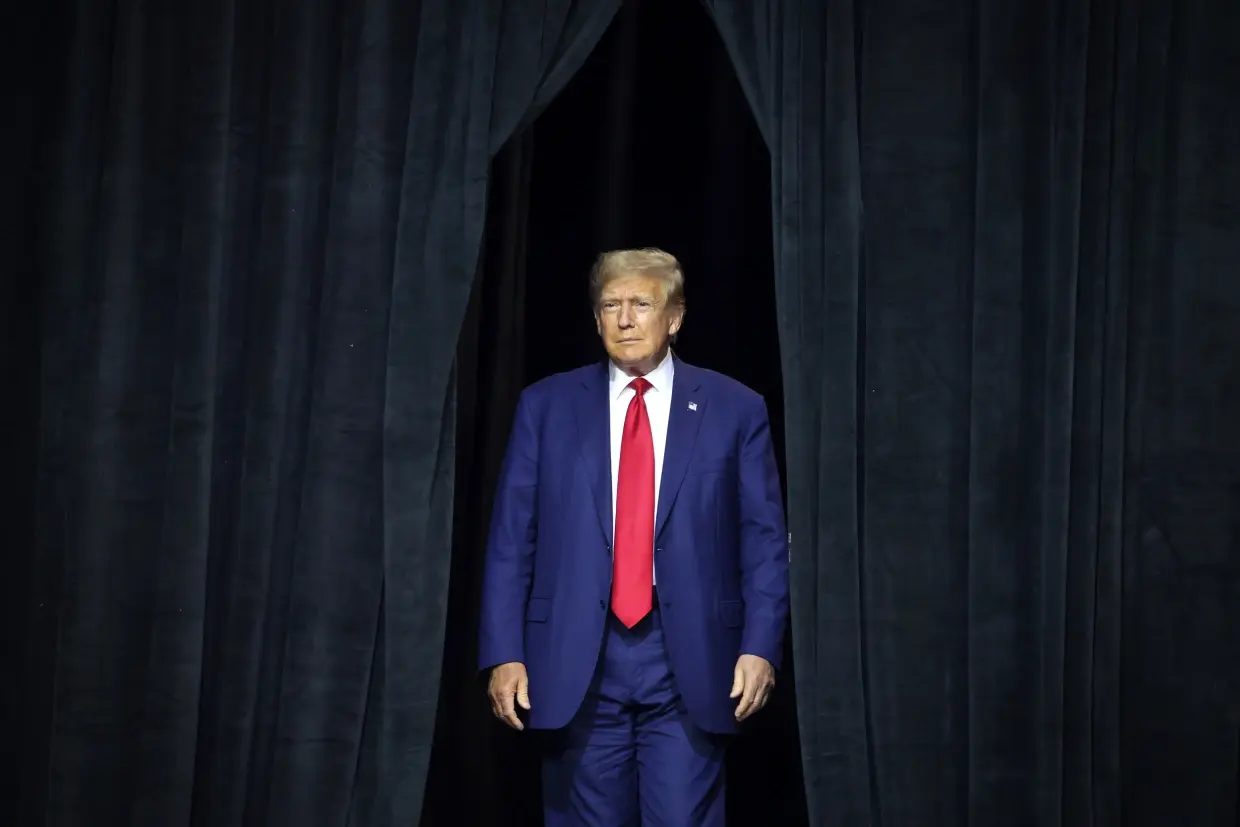 Постпрезидентский кабинет Трампа прячется у всех на виду.