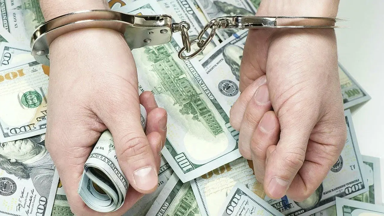 Наказание за продажу валюты с рук в России