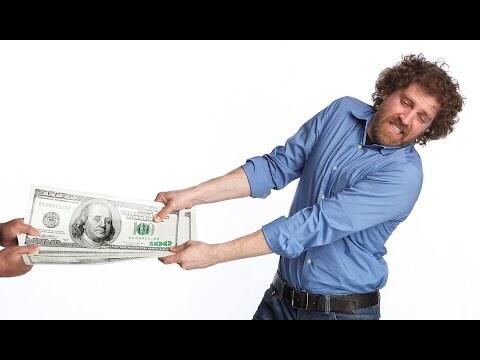 Нашедший потерянную вещь требует денежное вознаграждение. Платить или не платить – вот в чём вопрос