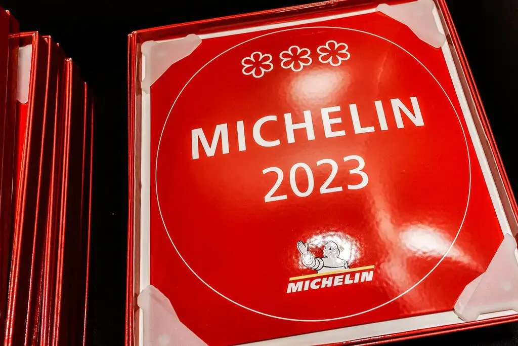 Желанные звезды Мишлен могут повлечь за собой определенные расходы По мере того, как список путеводителей по ресторанам расширяется, компания обращает