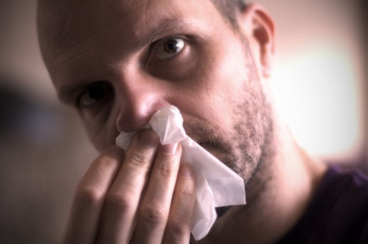 Как реагируют на болезни и лечение по биологическим, социальным и психологическим причинам мужчины и женщины