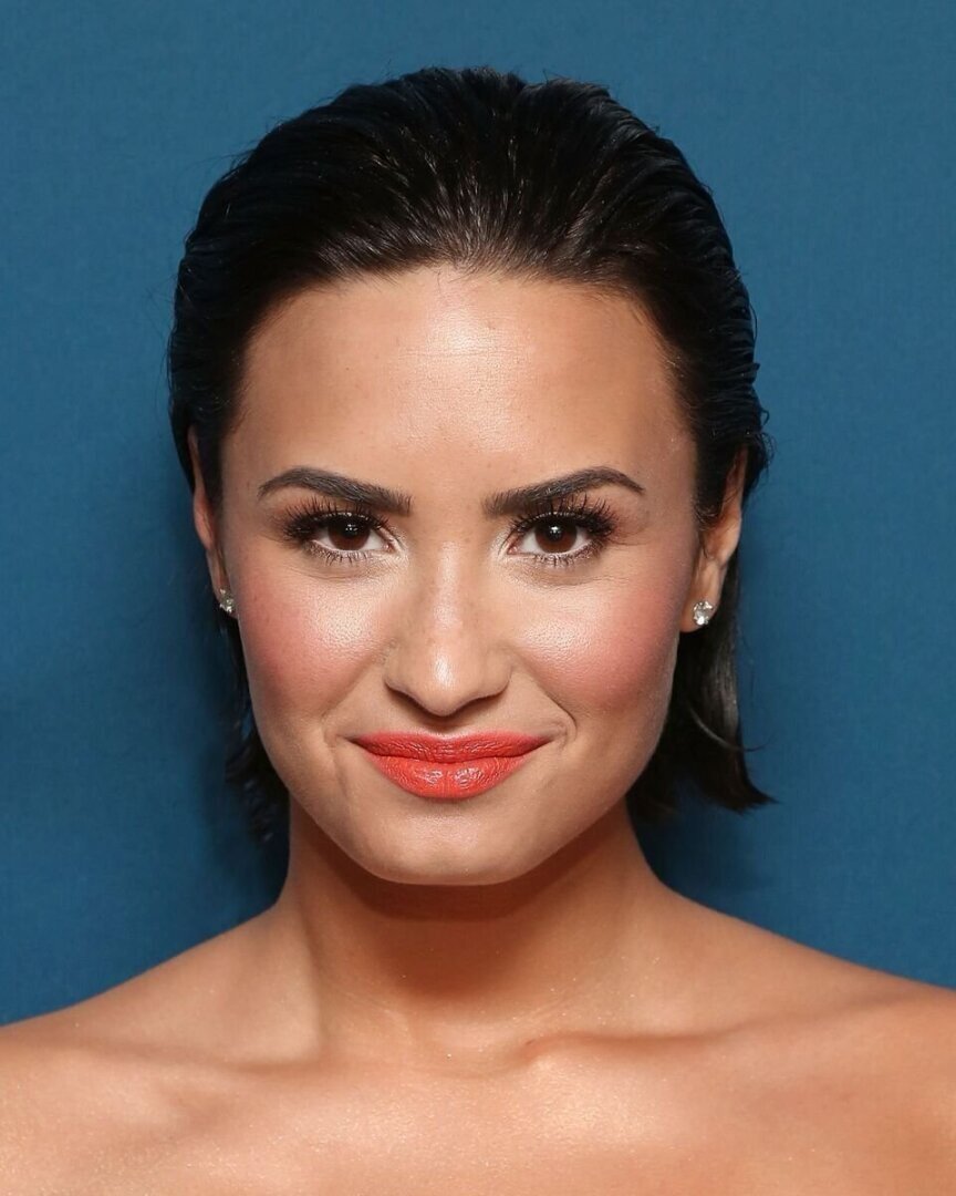 Деми Ловато намекает на брак с бойфрендом Джутсом