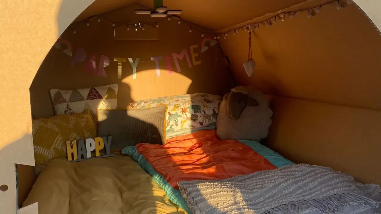 На фестивалях выбрасывают тысячи пластиковых палаток. Могут ли картонные палатки стать ответом?