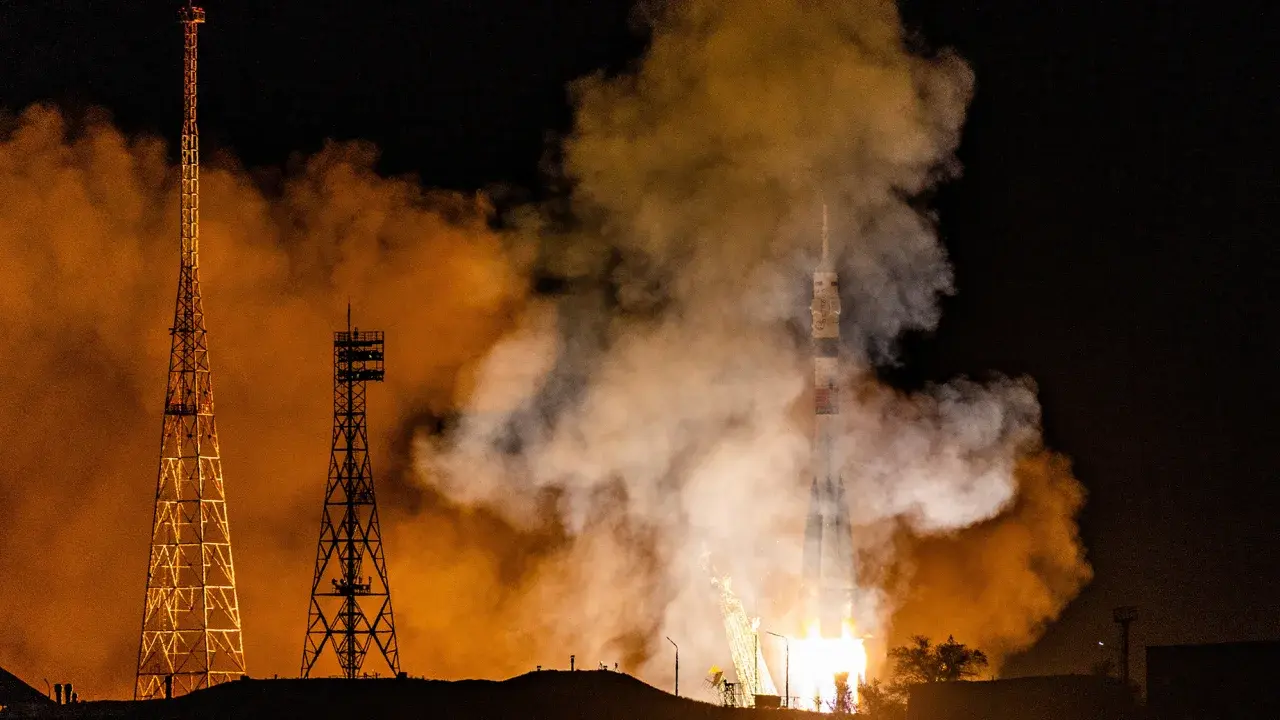 Астронавт НАСА и двое российских космонавтов отправляются на космическую станцию