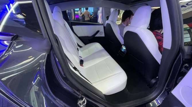 Тысячи новых Tesla Model 3 готовы к отправке в порт Шанхая