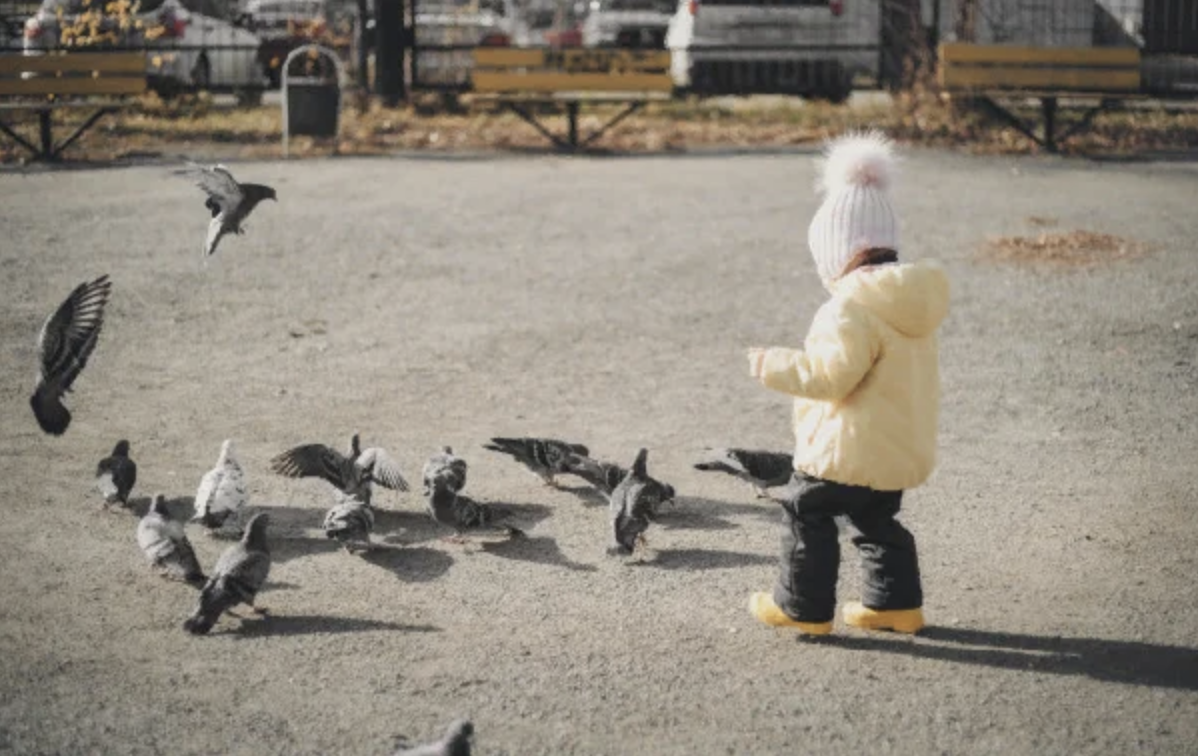 «А можно и мне корочку, я кушать хочу" - сказал малыш. Реакция пары заставила обомлеть от услышанного