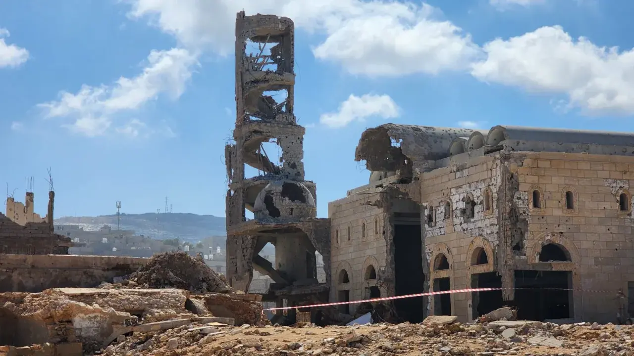 Долина Дерна когда-то была "раем". Теперь там остались лишь разрушения.