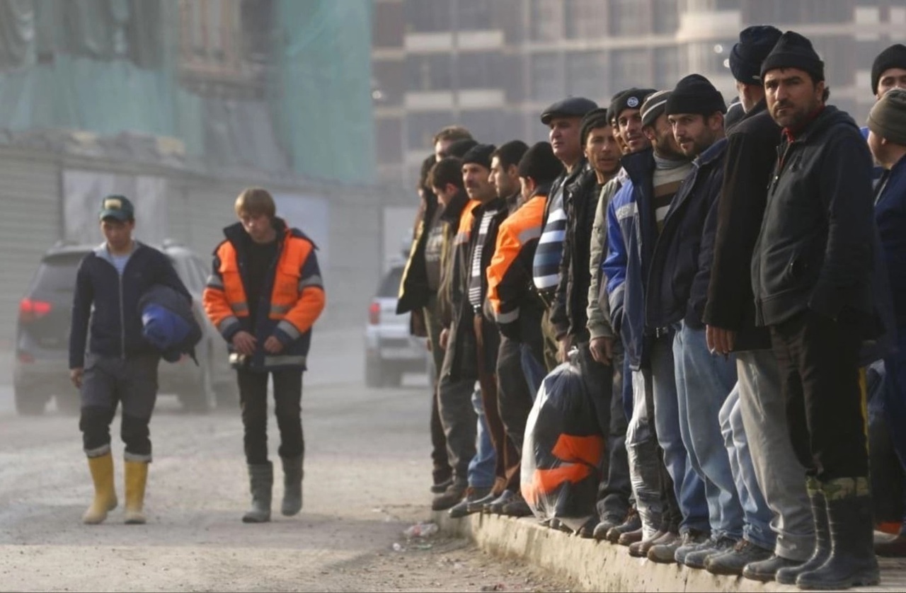 Как вы считаете возможно ли в России, для уменьшения дефицита "рабочих рук" обойтись без мигрантов?