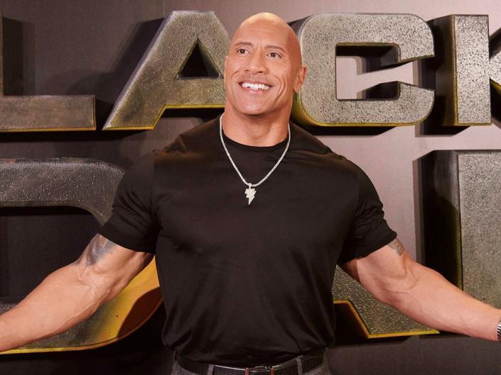 Сюрприз WWE: Дуэйн «Скала» Джонсон снова в борьбе