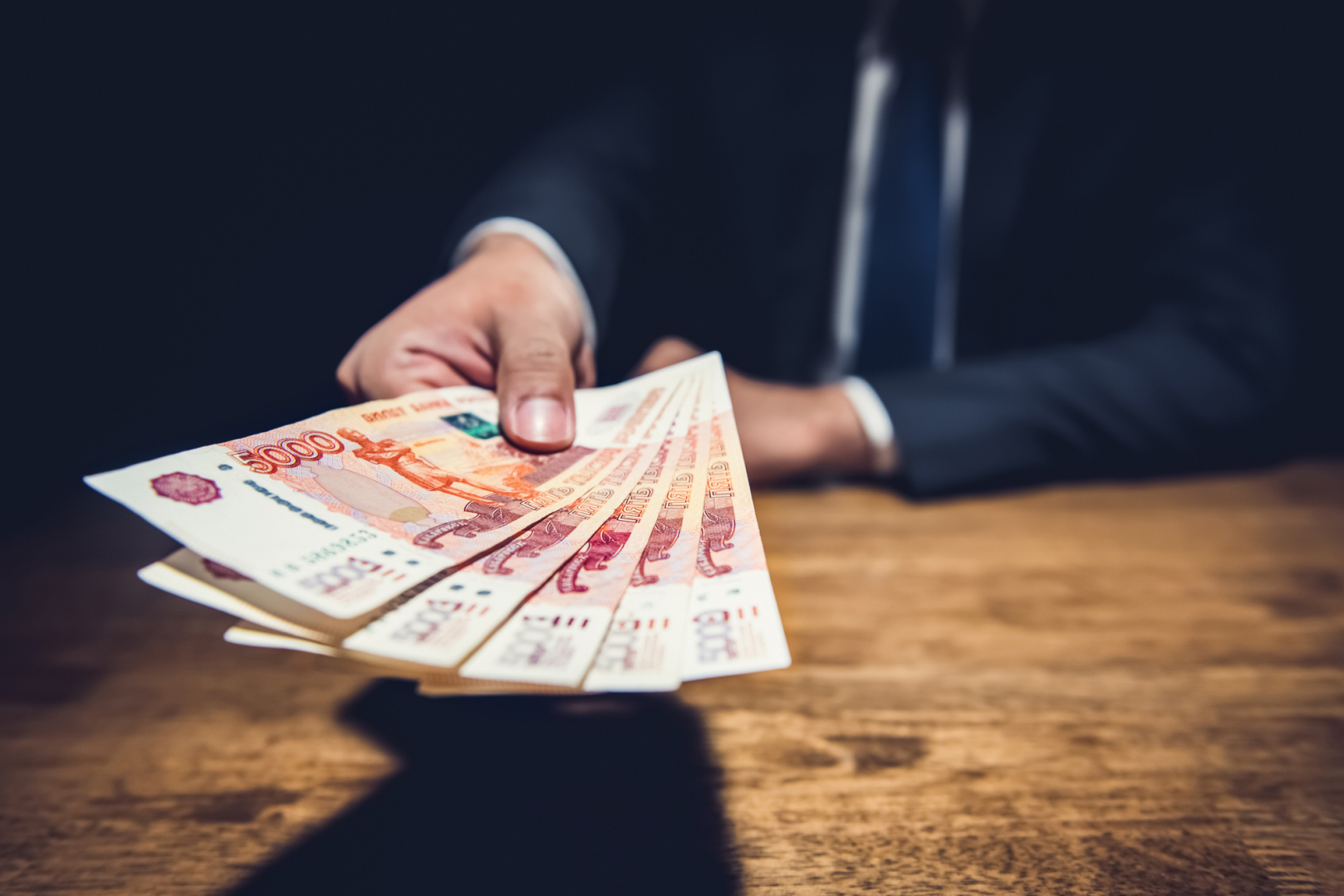 Какие права и обязанности банков и их клиентов при взыскании долгов с родственников?