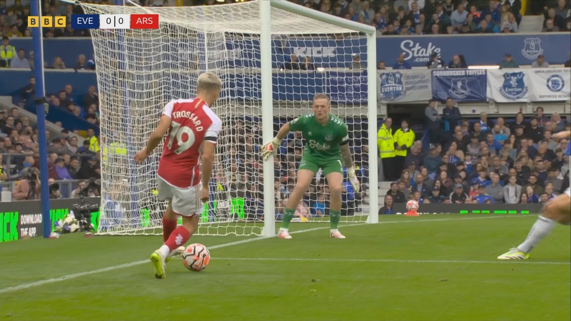 "Арсенал" с огромным трудом разобрался с аутсайдером, про "Челси" лучше вообще промолчать