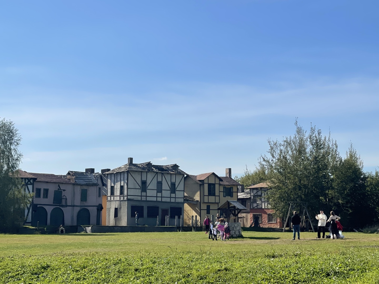 Вы хотели бы сниматься в кино? Приглашаю вас со мной на экскурсию в Киногород Пилигрим Порто в Химках: Россия