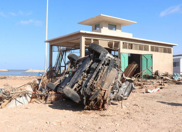 Ливия начала расследование обрушения плотин после того, как наводнение унесло жизни тысяч людей