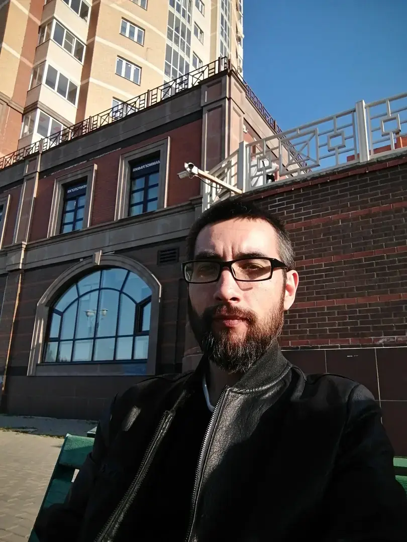 Кто такой Саня Неблогер и почему читают его статьи