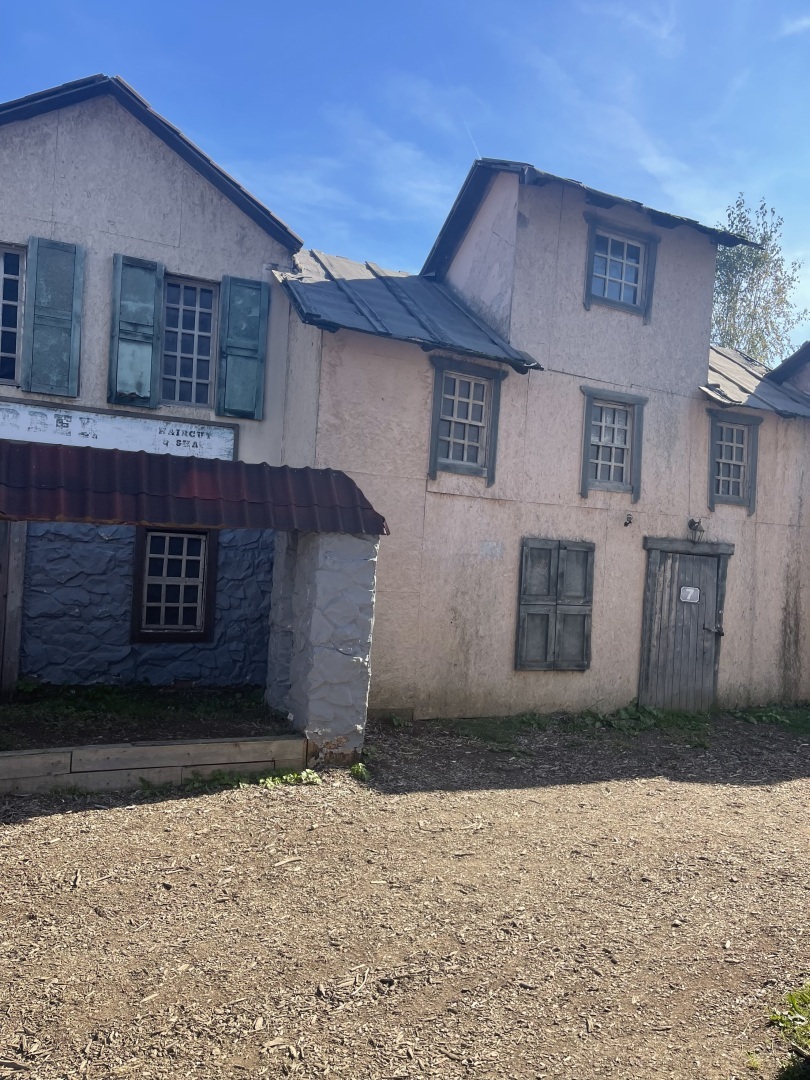 Вы хотели бы сниматься в кино? Приглашаю вас со мной на экскурсию в Киногород Пилигрим Порто в Химках: Россия