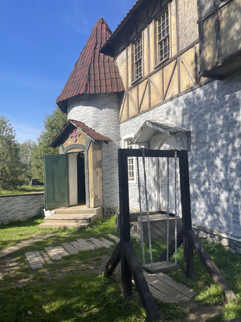 Вы хотели бы сниматься в кино? Приглашаю вас со мной на экскурсию в Киногород Пилигрим Порто в Химках: Россия