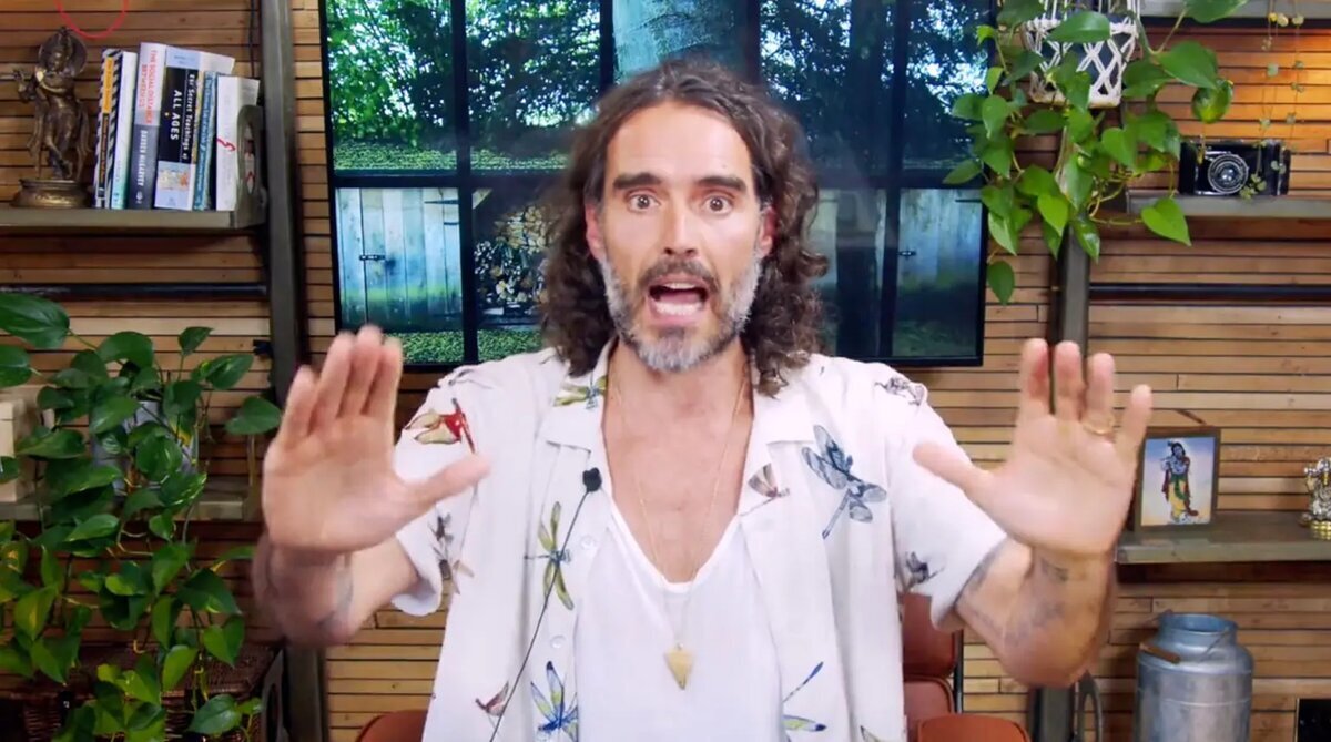 YouTube запретил Расселу Брэнду зарабатывать