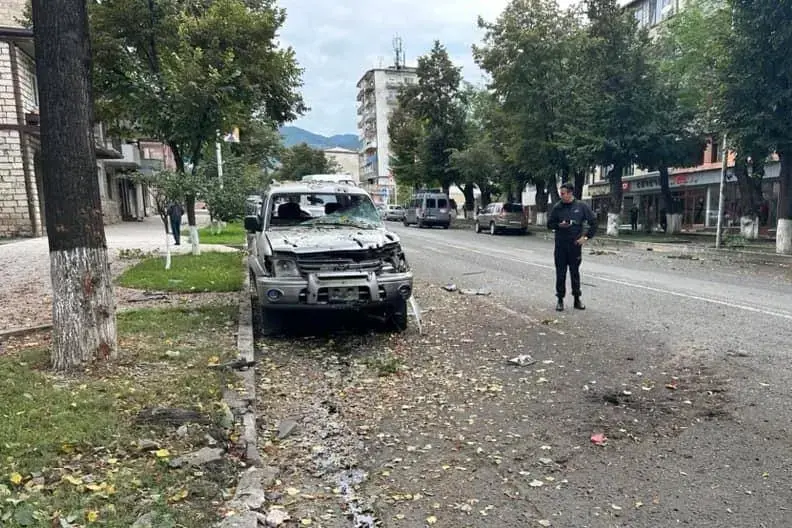 Азербайджан заявляет, что прекратит нападение на армянский анклав