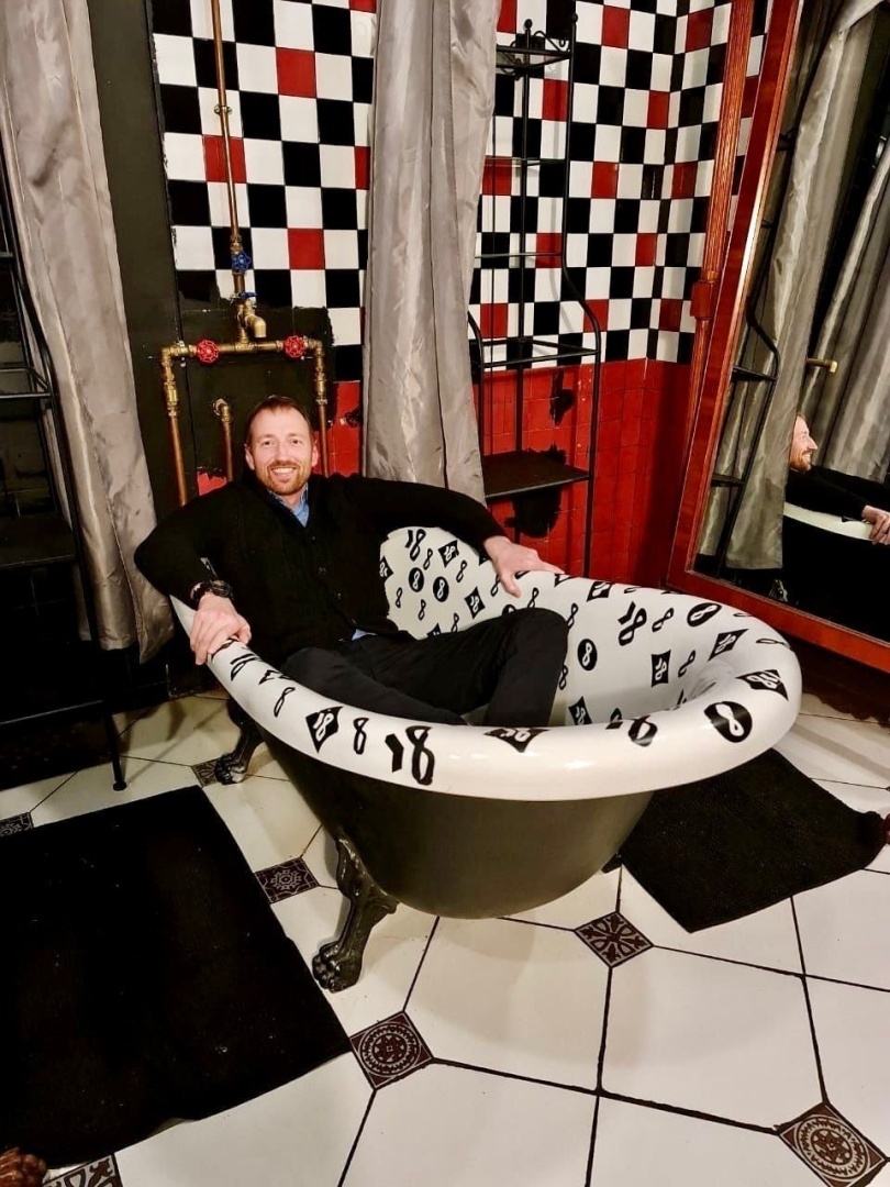 В Курской области суд взыскал с пенсионерки моральный вред за демонстрацию оголенных ягодиц соседке по даче.