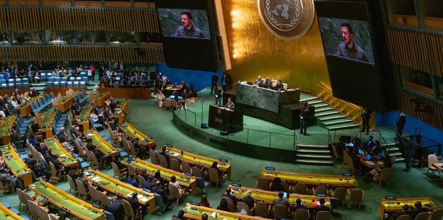 Зеленский во время выступления в ООН обвинил Россию в шантаже продовольствием и проведении «геноцида» против Украины