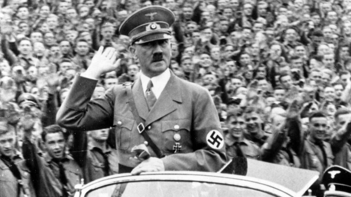 Гипнотизёр и человек вне диагноза: как Адольф Гитлер умел завоевать массовое сознание немцев