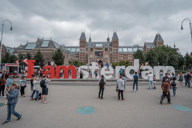 Экскурсия в «квартал красных фонарей», или Древнейшая профессия, которая в России считается нелегальной