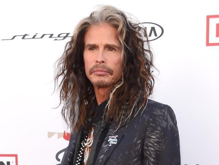 Aerosmith прерывает прощальный тур: Стивену Тайлеру не разрешают петь