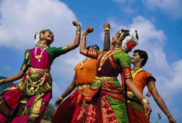 Индия - самая опасная страна для женщин: обман или реальность?