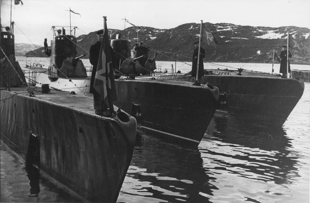 Подвиг подводного спецназа СССР: Топливный трубопровод по дну Ладоги