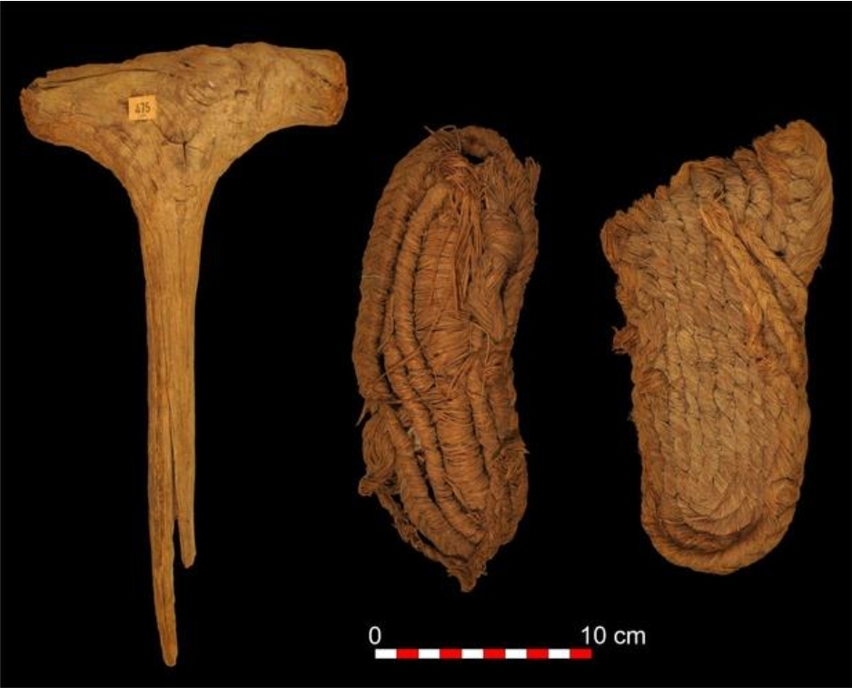Ученые говорят, что 6200-летняя обувь, найденная в пещере, бросает вызов «упрощенным предположениям» о ранних людях