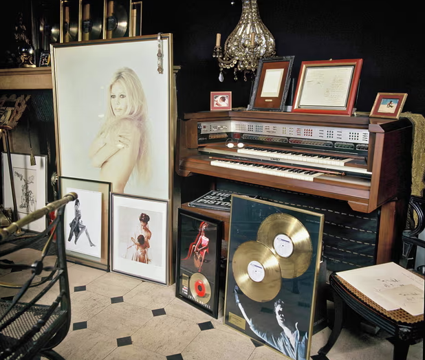 «Салон, студия, бордель»: внутри парижского дома Сержа Генсбура