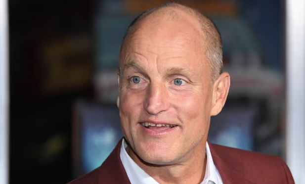 Вуди Харрельсон возвращается на лондонскую сцену в "бунтарском" спектакле "Американец из Ольстера"