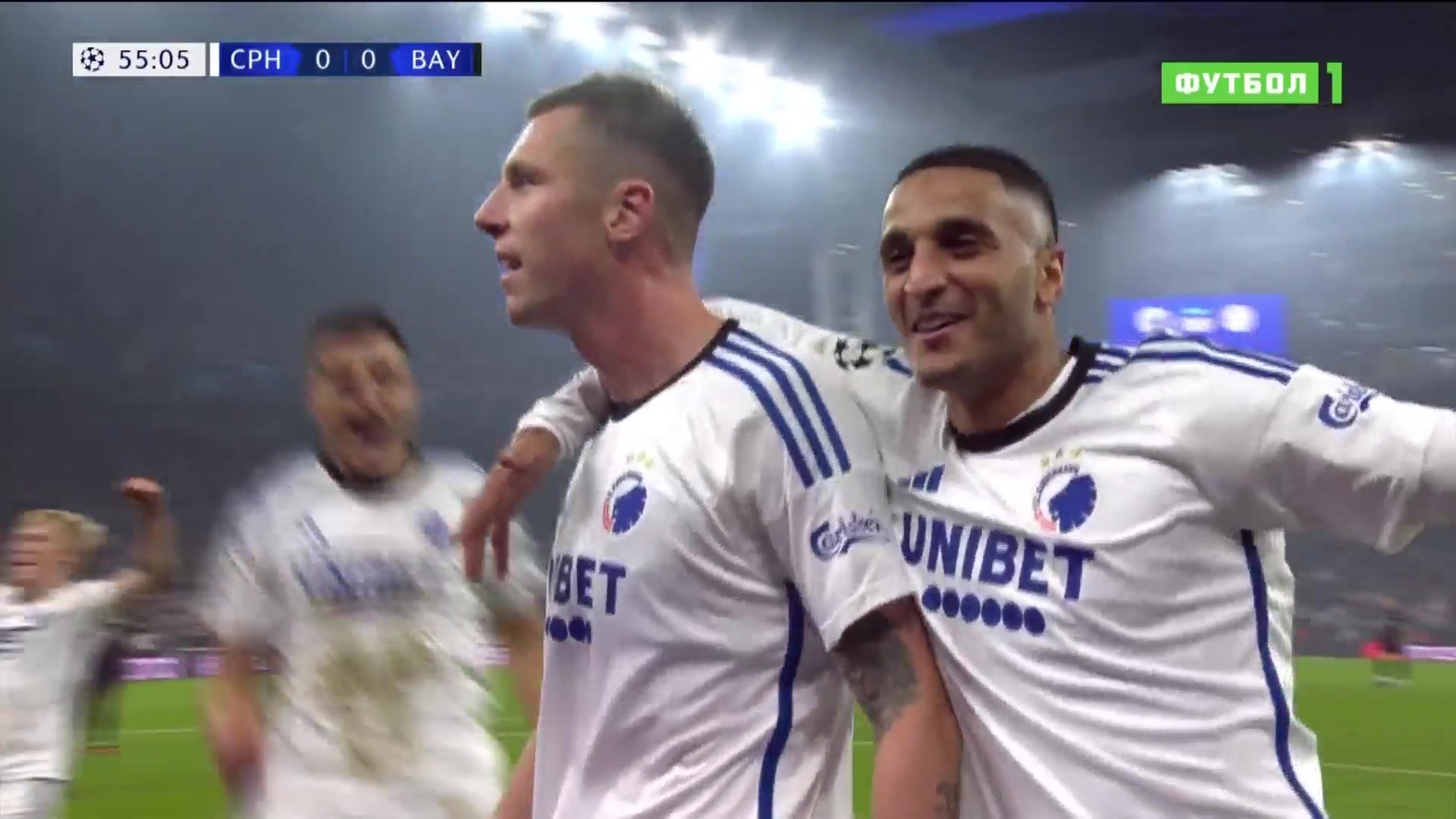 Молодёжь спасает "Баварию" в Копенгагене