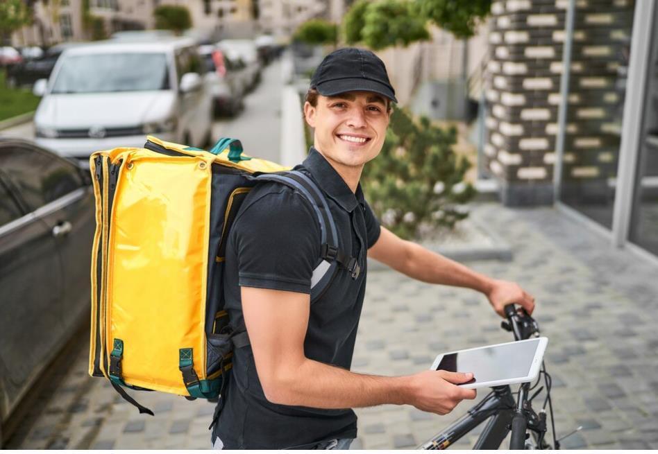 Курьеры зарабатывают больше, чем полицейские