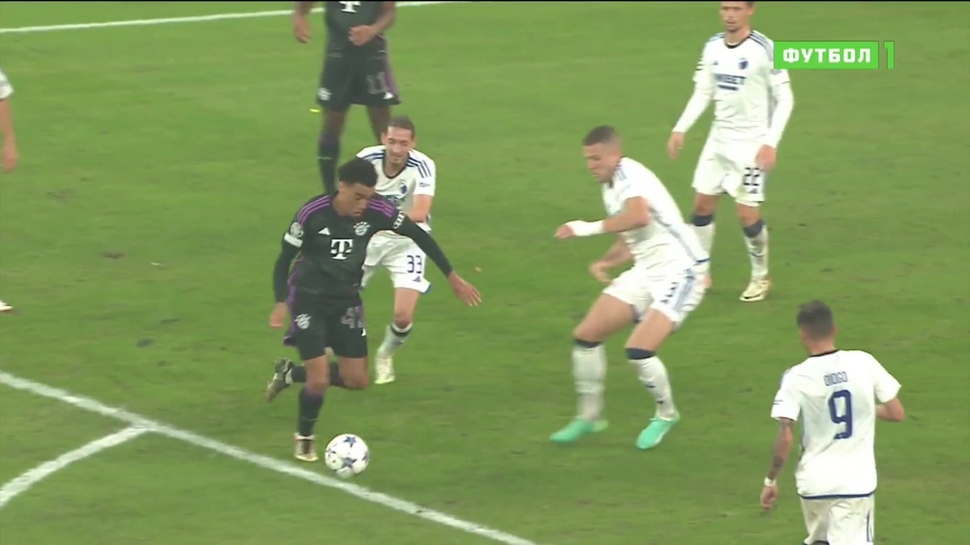 Молодёжь спасает "Баварию" в Копенгагене