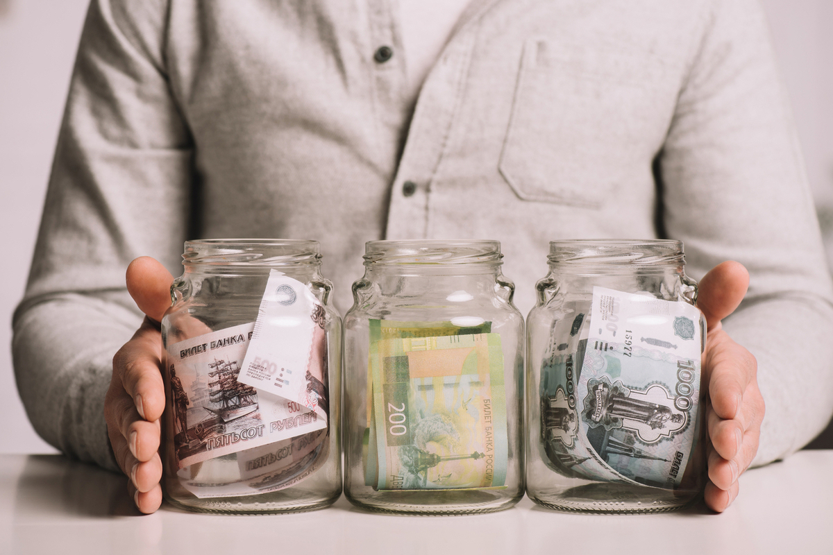 Как вы считаете , на что стоит начать откладывать деньги прямо сейчас?