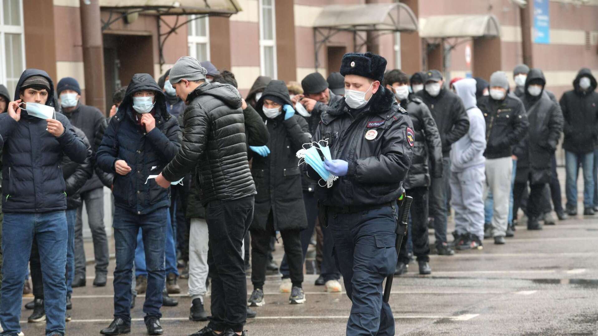 "Расшифровка приговора мигранту: всестороннее обсуждение"