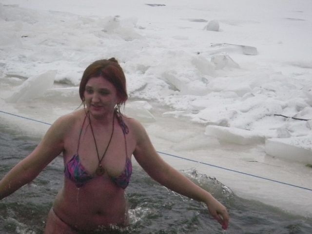 Как я стала в проруби купаться