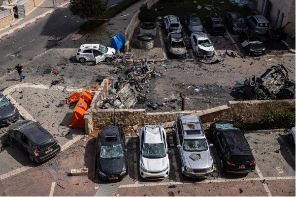 Конфликт между двумя оппонентами-Израилем и сектором Газа