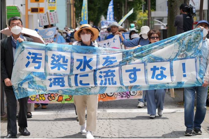 Китай раскритиковал возобновление сброса загрязненной воды Японией