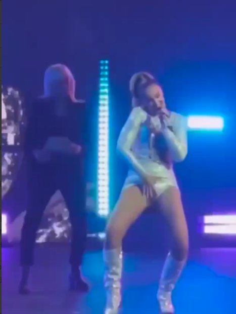 Ольга Бузова: Как одна женщина развеселила весь интернет с вопросом о сексуальности.